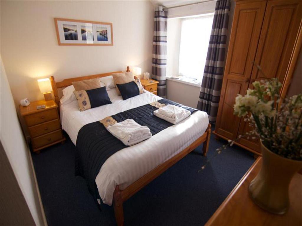 Hotel King'S Arms Lostwithiel Habitación foto